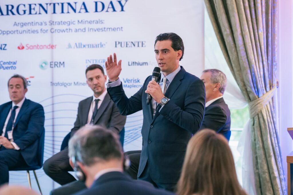 Sebsastián Piña en LME